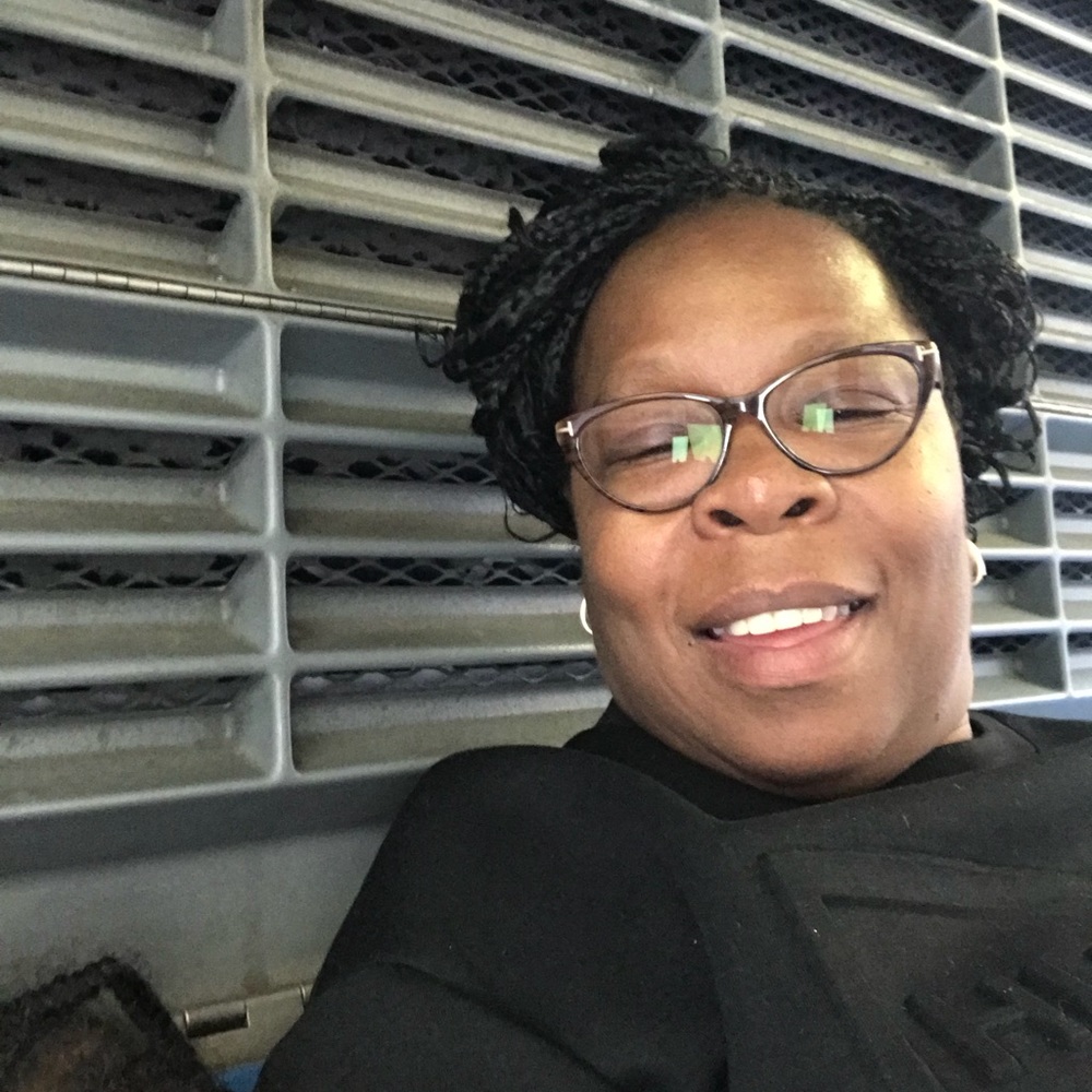 Meet your Posher, Edith